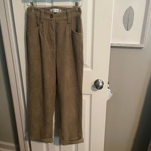 Petal and pup pants never worn in perfect condition